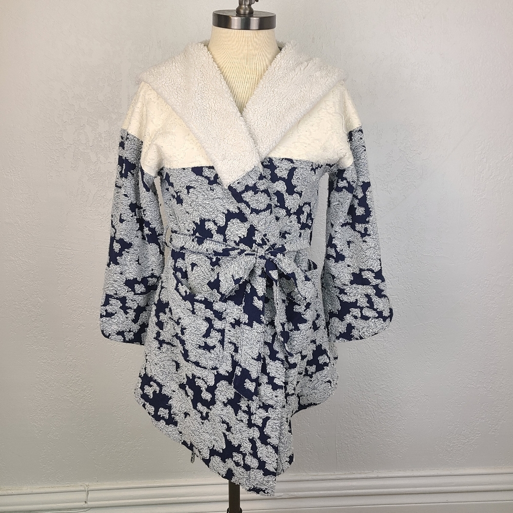 Lilka by Anthropologie Navy Sherpa Lined Hooded Robe - Picture 2 of 16